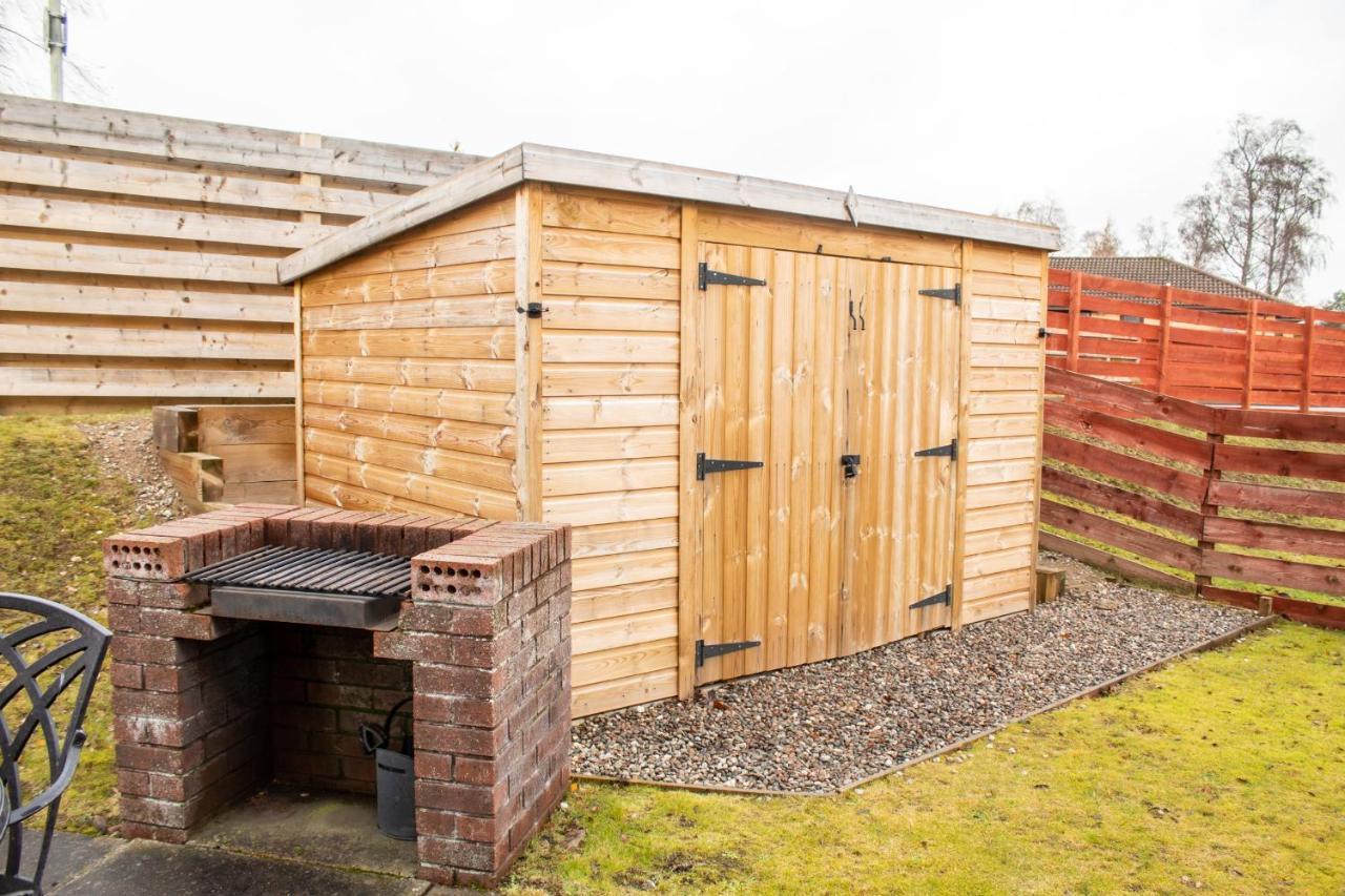 Pine Marten Cottage - Aviemore Exterior photo